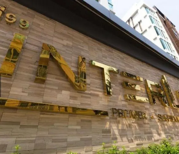 Interlux Premier Sukumvit , Nana , Апартаменты Бангкок