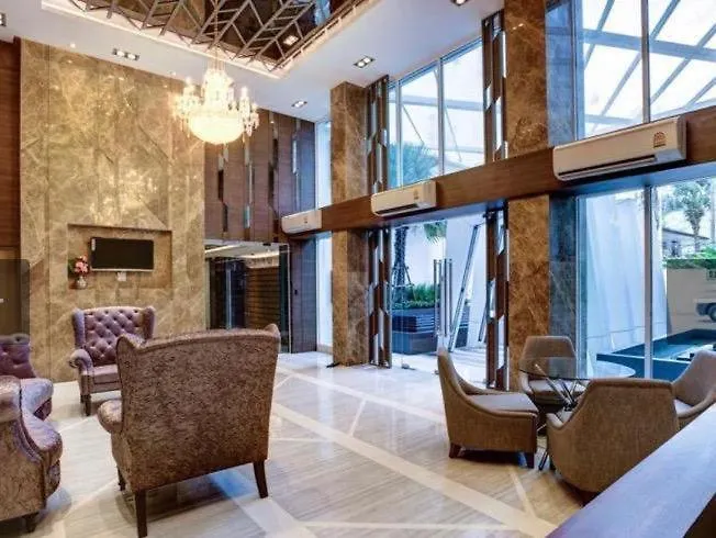 Interlux Premier Sukumvit , Nana , Бангкок